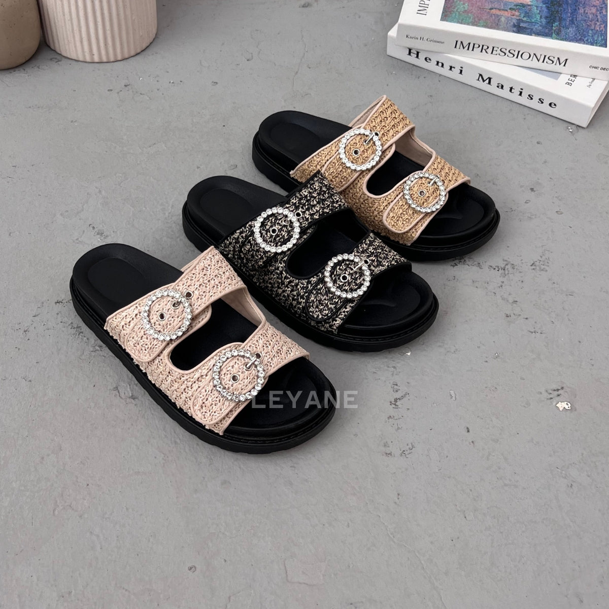 sandale plate, sandale maroc , sandale chunky, chaussures maroc, sandale femme, sandale zara, sandale été, sandals confortables, mules en daim, mules en crochets, mules maroc, mules femmes, mules tendance, sandale et mule, sabots femme
