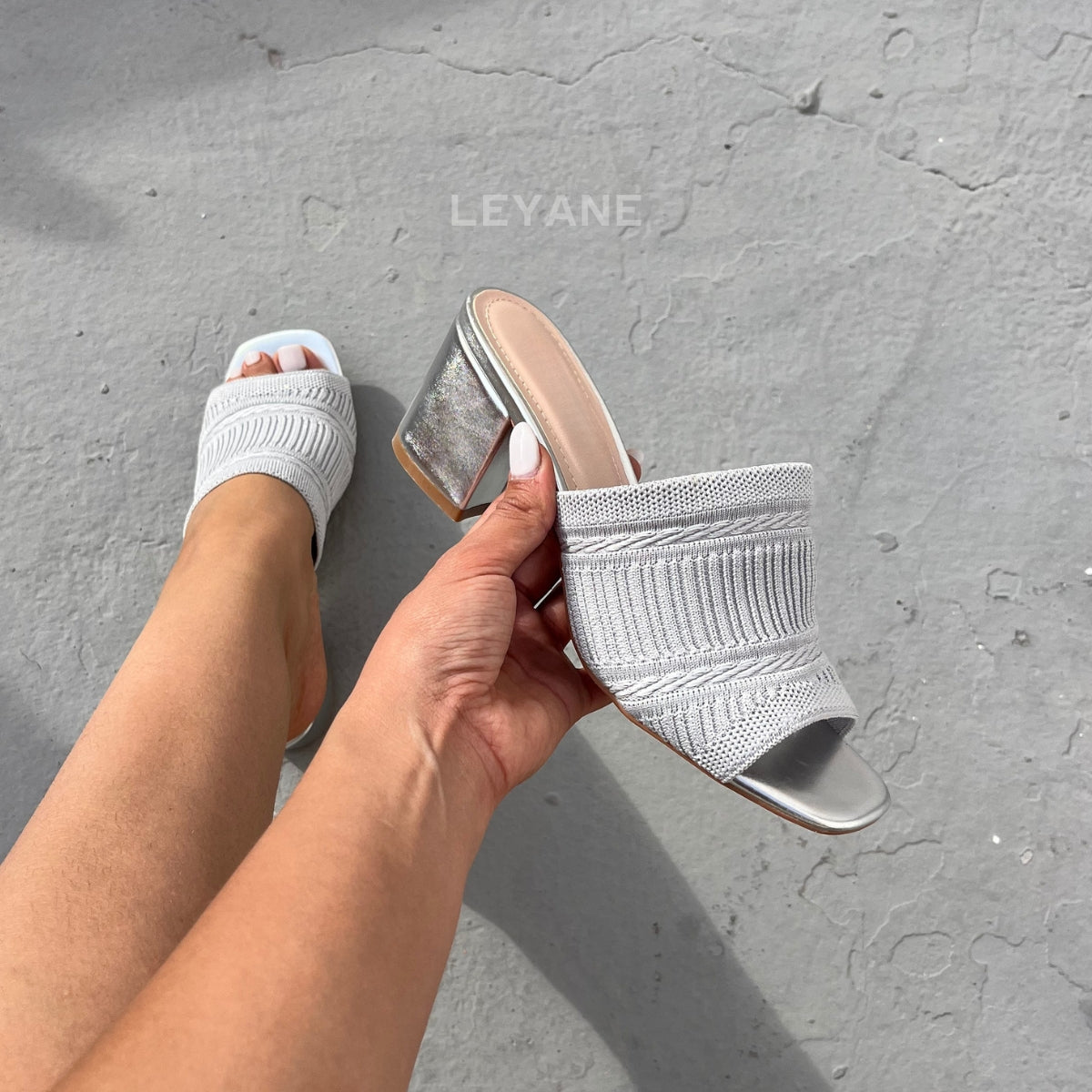 Sandales mi-talons élastiques Silver – Leyane Paris
