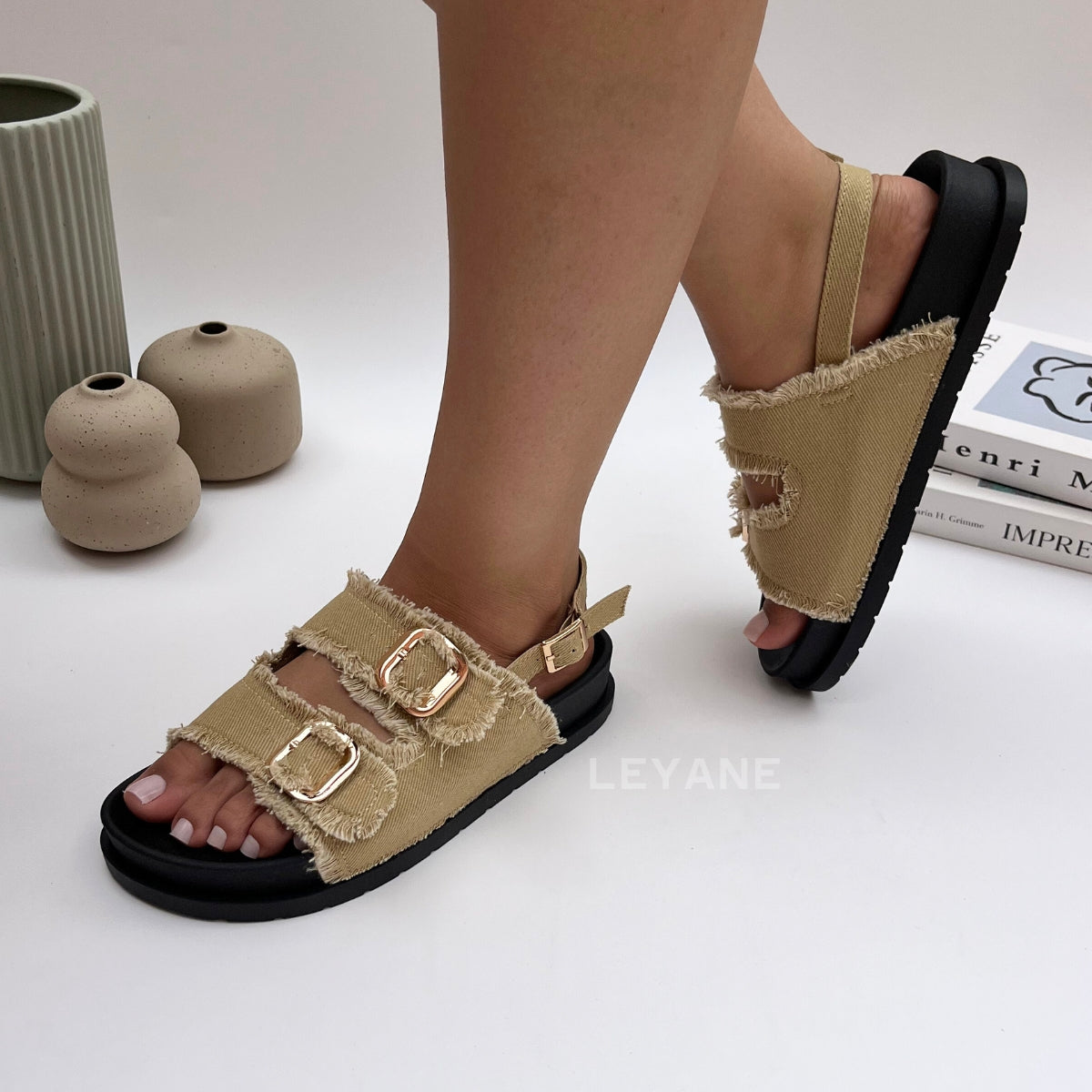 sandale plate, sandale maroc , sandale chunky, chaussures maroc, sandale femme, sandale zara, sandale été, sandals confortables, mules en daim, mules en crochets, mules maroc, mules femmes, mules tendance, sandale et mule, sabots femme
