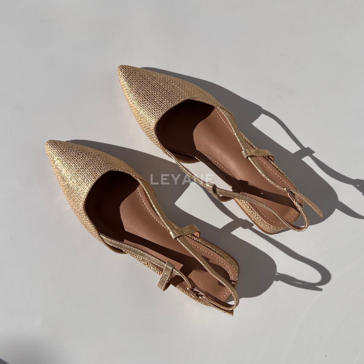 mocassin femme luxe, mocassins maroc, mocassins femme cuir , mocassin lora piana, mocassins casablanca, mocassin pour femme tendance,derbies femme, derbies femme maroc, derbies femme tamaris, derbies femme jonak,ballerine femme , ballerine femme confortable, ballerine tendance, ballerine chanel,
