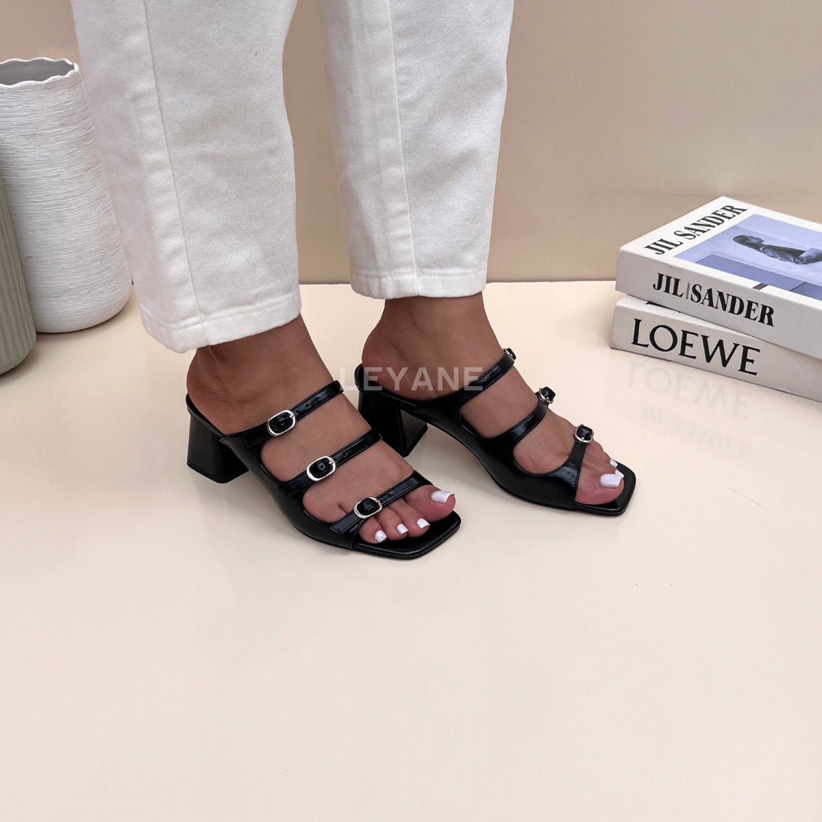 escarpin femme maroc,escarpin maroc online, escarpin femme luxe, escarpins femme demi talon,chaussures femmes, aldo; chaussures maroc, sandale talon, chaussures zara, keyza, eram, basket femme, couleur ,tendance,talon ,confortable,tendance,mi-talons,chanel,style,talon femme luxe, talon femme,talon femme maroc, slingback, slingback maroc, slingback chanel,slingback shoes, escarpins slingback, slingback jonak, slingback femme,babies femme
