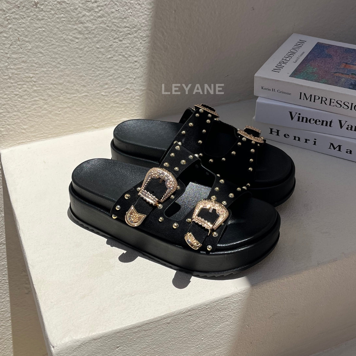 sandale plate, sandale maroc , sandale chunky, chaussures maroc, sandale femme, sandale zara, sandale été, sandals confortables, mules en daim, mules en crochets, mules maroc, mules femmes, mules tendance, sandale et mule, sabots femme
