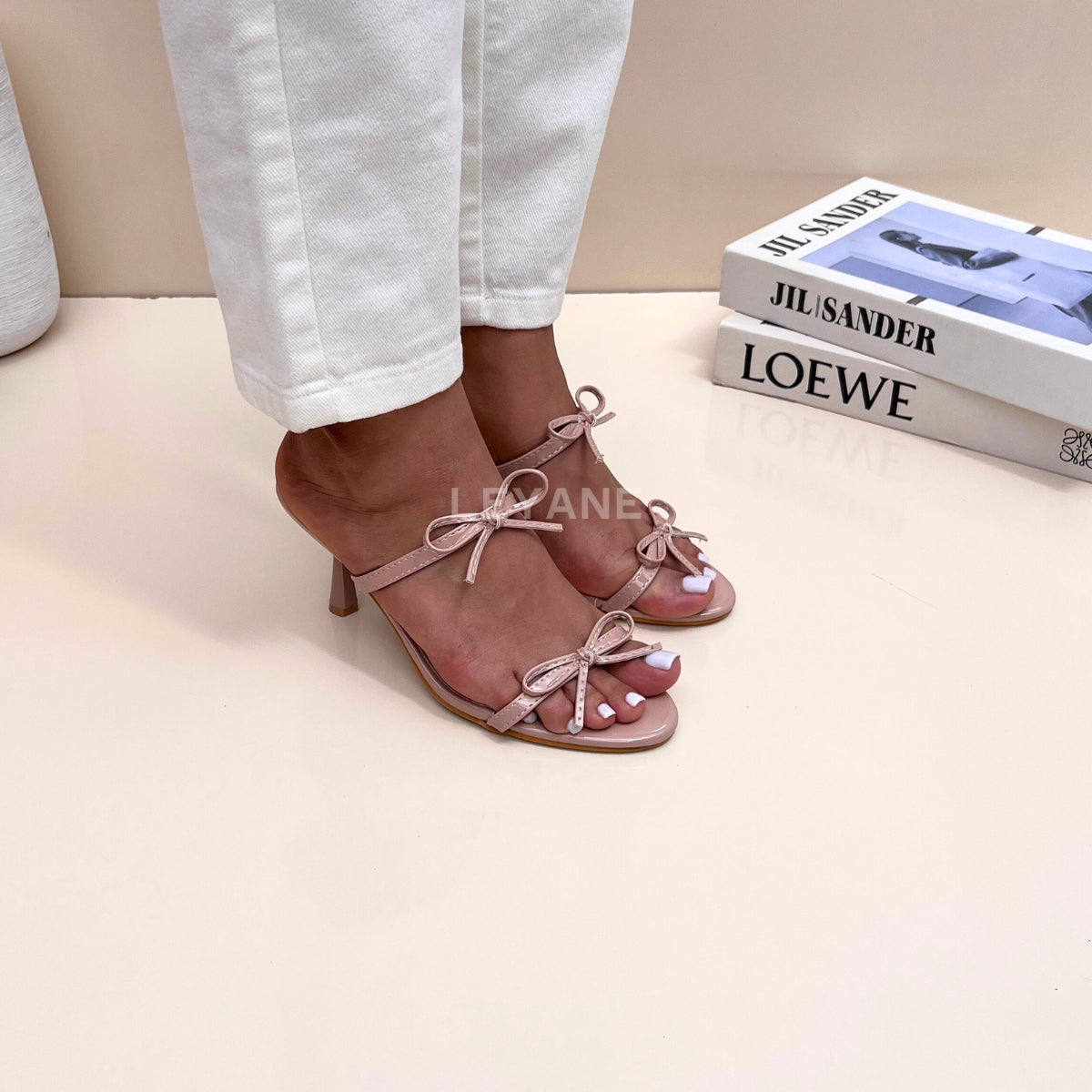 sandale plate, sandale maroc , sandale chunky, chaussures maroc, sandale femme, sandale zara, sandale été, sandals confortables, mules en daim, mules en crochets, mules maroc, mules femmes, mules tendance, sandale et mule, sabots femme
