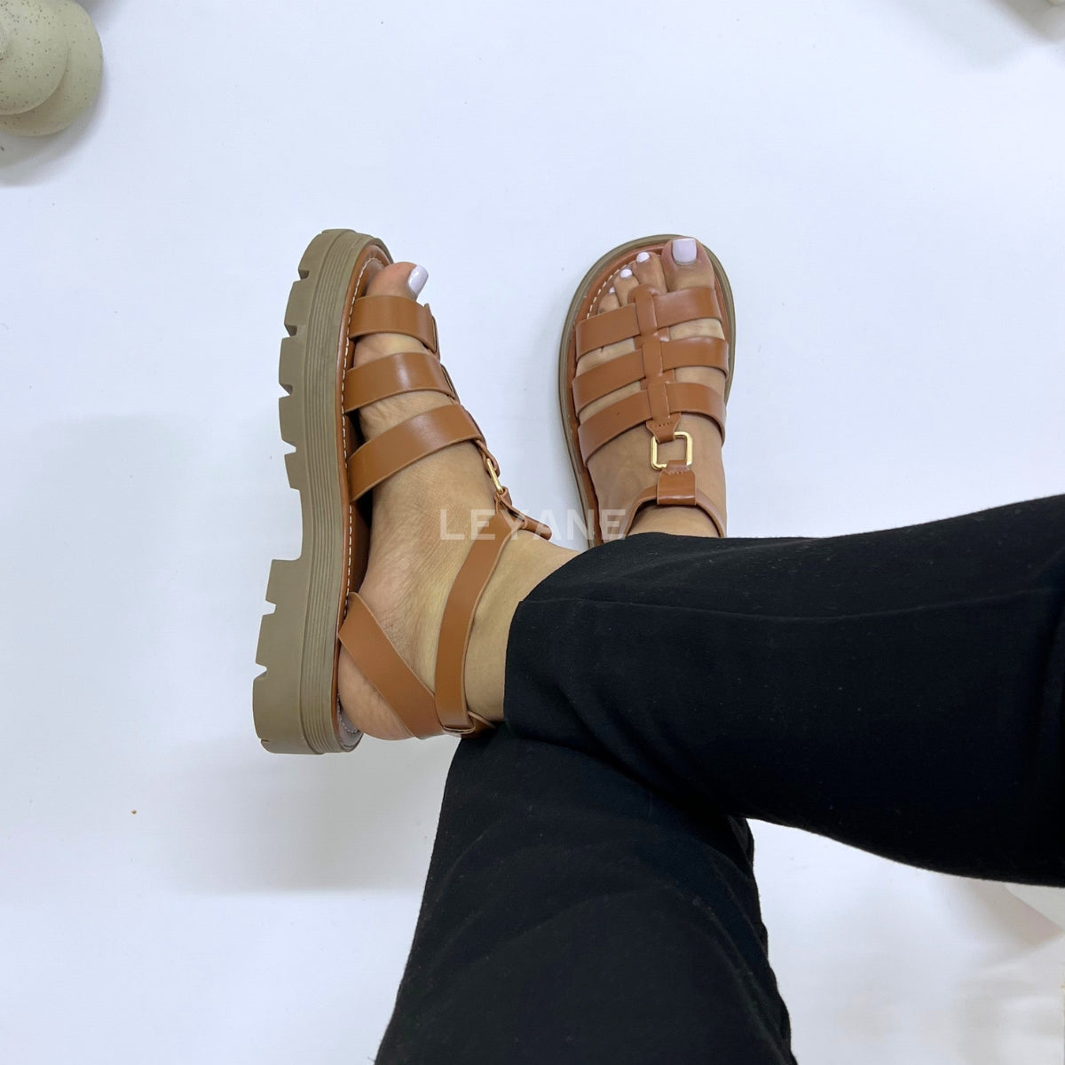 sandale plate, sandale maroc , sandale chunky, chaussures maroc, sandale femme, sandale zara, sandale été, sandals confortables, mules en daim, mules en crochets, mules maroc, mules femmes, mules tendance, sandale et mule, sabots femme
