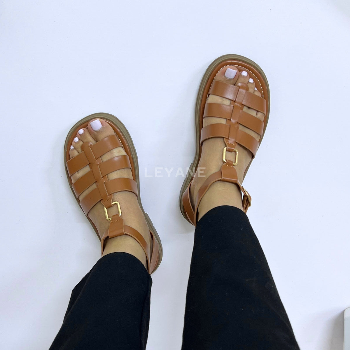sandale plate, sandale maroc , sandale chunky, chaussures maroc, sandale femme, sandale zara, sandale été, sandals confortables, mules en daim, mules en crochets, mules maroc, mules femmes, mules tendance, sandale et mule, sabots femme
