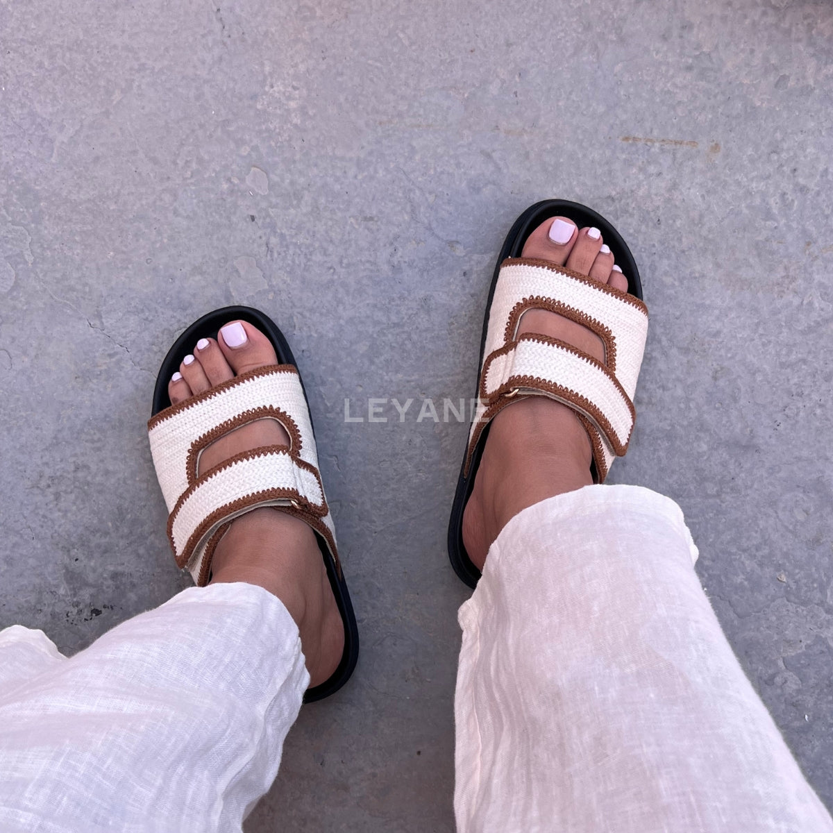 sandale plate, sandale maroc , sandale chunky, chaussures maroc, sandale femme, sandale zara, sandale été, sandals confortables, mules en daim, mules en crochets, mules maroc, mules femmes, mules tendance, sandale et mule, sabots femme
