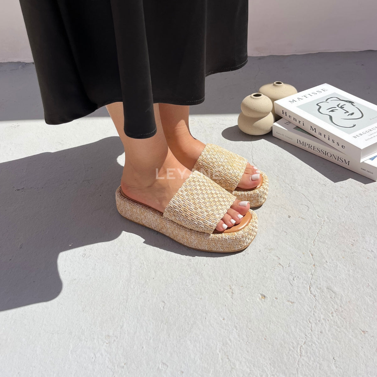 sandale plate, sandale maroc , sandale chunky, chaussures maroc, sandale femme, sandale zara, sandale été, sandals confortables, mules en daim, mules en crochets, mules maroc, mules femmes, mules tendance, sandale et mule, sabots femme