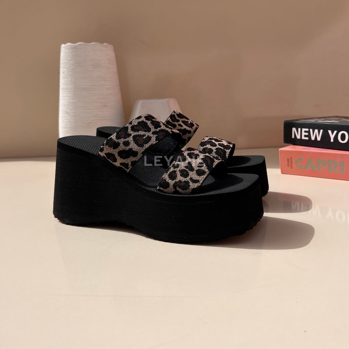 sandale plate, sandale maroc , sandale chunky, chaussures maroc, sandale femme, sandale zara, sandale été, sandals confortables, mules en daim, mules en crochets, mules maroc, mules femmes, mules tendance, sandale et mule, sabots femme
