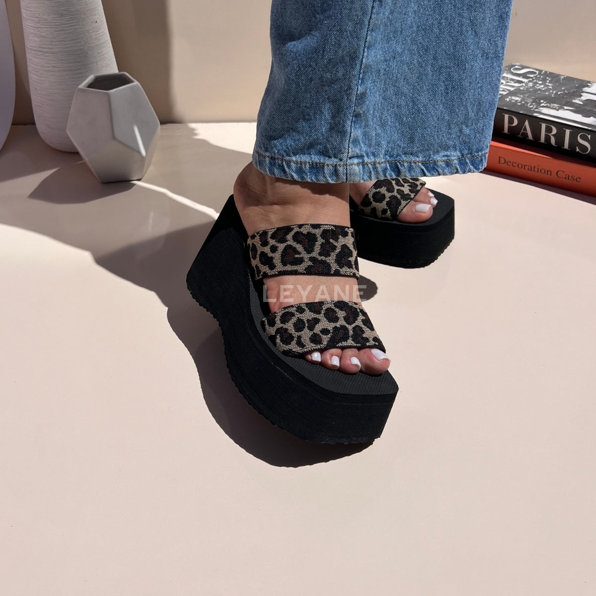 sandale plate, sandale maroc , sandale chunky, chaussures maroc, sandale femme, sandale zara, sandale été, sandals confortables, mules en daim, mules en crochets, mules maroc, mules femmes, mules tendance, sandale et mule, sabots femme