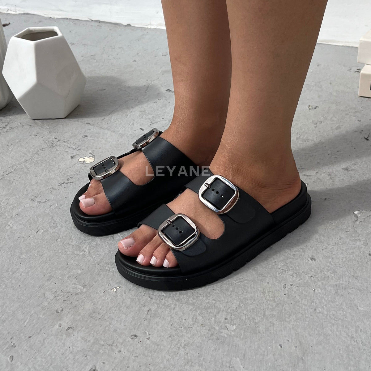 escarpin femme maroc,escarpin maroc online, escarpin femme luxe, escarpins femme demi talon,chaussures femmes, aldo; chaussures maroc, sandale talon, chaussures zara, keyza, eram, basket femme, couleur ,tendance,talon ,confortable,tendance,mi-talons,chanel,style,talon femme luxe, talon femme,talon femme maroc, slingback, slingback maroc, slingback chanel,slingback shoes, escarpins slingback, slingback jonak, slingback femme,babies femme
