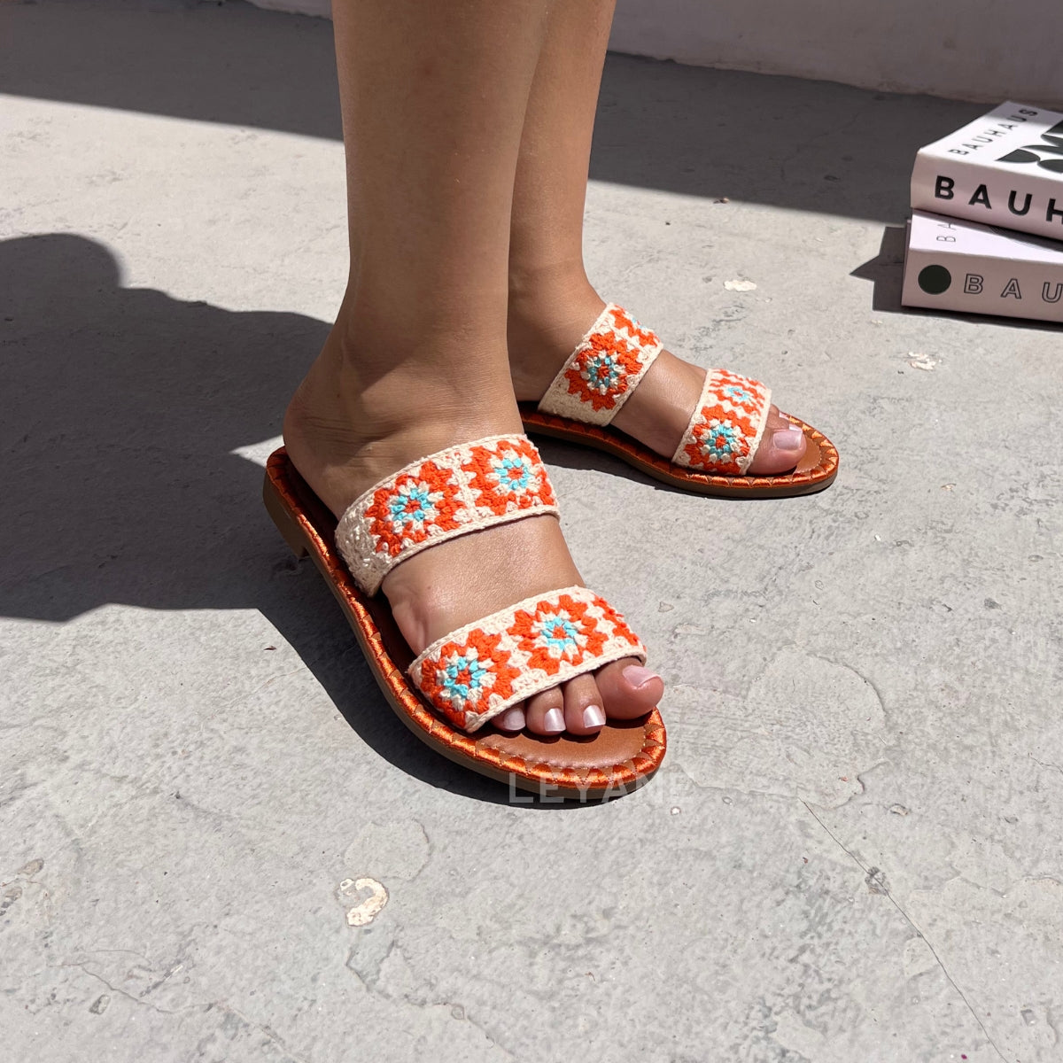 sandale plate, sandale maroc , sandale chunky, chaussures maroc, sandale femme, sandale zara, sandale été, sandals confortables, mules en daim, mules en crochets, mules maroc, mules femmes, mules tendance, sandale et mule, sabots femme
