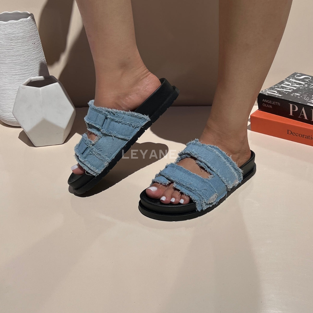 sandale plate, sandale maroc , sandale chunky, chaussures maroc, sandale femme, sandale zara, sandale été, sandals confortables, mules en daim, mules en crochets, mules maroc, mules femmes, mules tendance, sandale et mule, sabots femme
