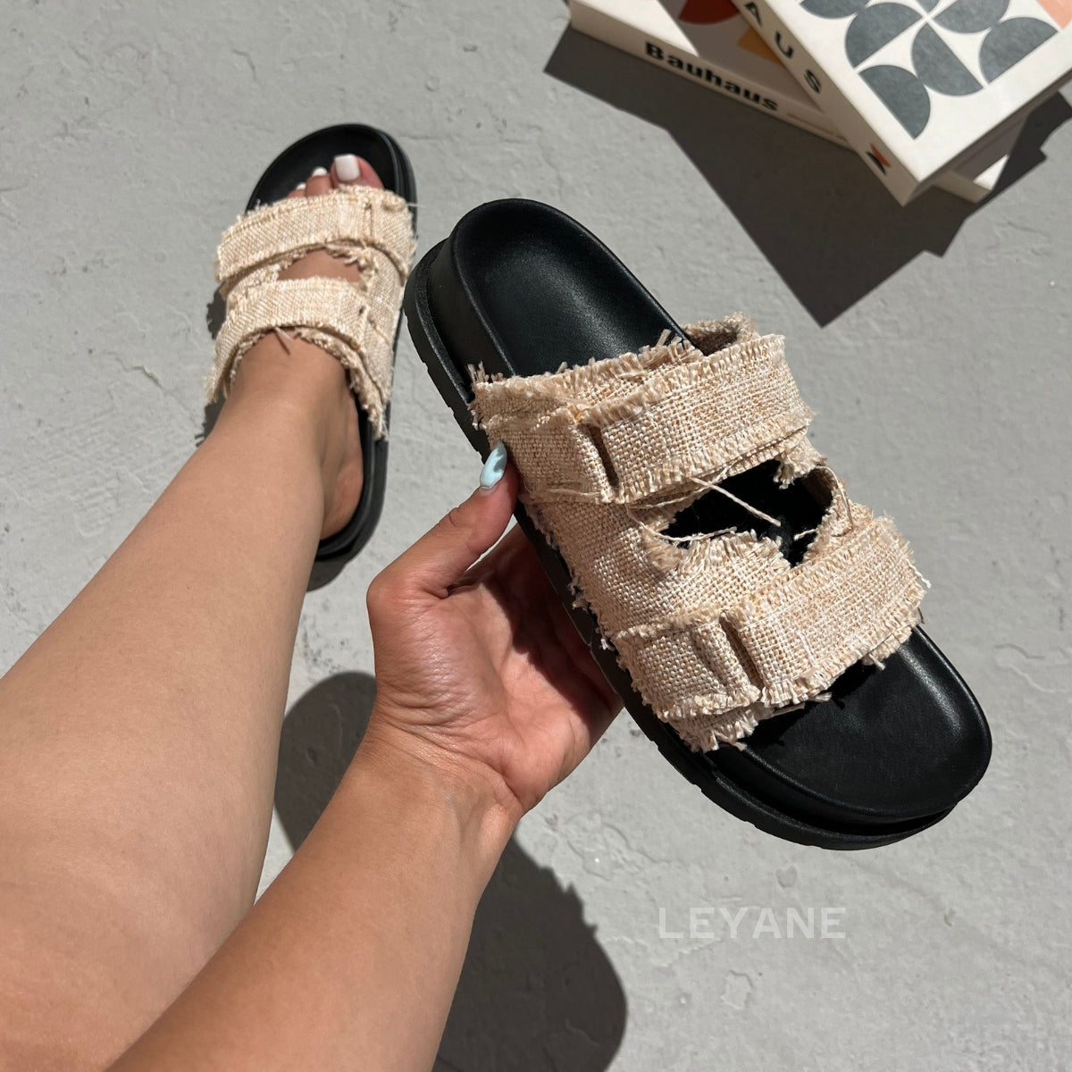 sandale plate, sandale maroc , sandale chunky, chaussures maroc, sandale femme, sandale zara, sandale été, sandals confortables, mules en daim, mules en crochets, mules maroc, mules femmes, mules tendance, sandale et mule, sabots femme
