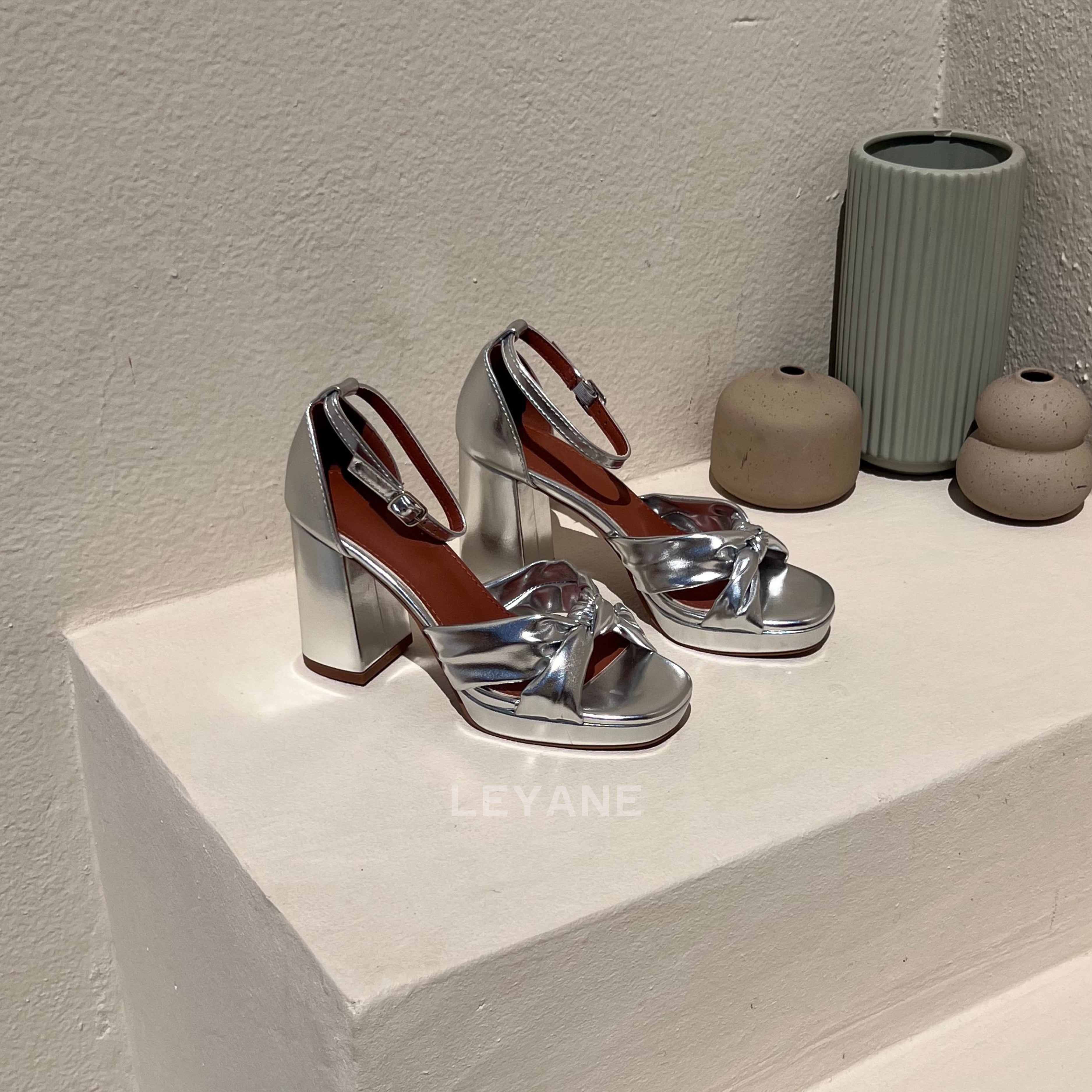 escarpin femme maroc,escarpin maroc online, escarpin femme luxe, escarpins femme demi talon,chaussures femmes, aldo; chaussures maroc, sandale talon, chaussures zara, keyza, eram, basket femme, couleur ,tendance,talon ,confortable,tendance,mi-talons,chanel,style,talon femme luxe, talon femme,talon femme maroc, slingback, slingback maroc, slingback chanel,slingback shoes, escarpins slingback, slingback jonak, slingback femme,babies femme
