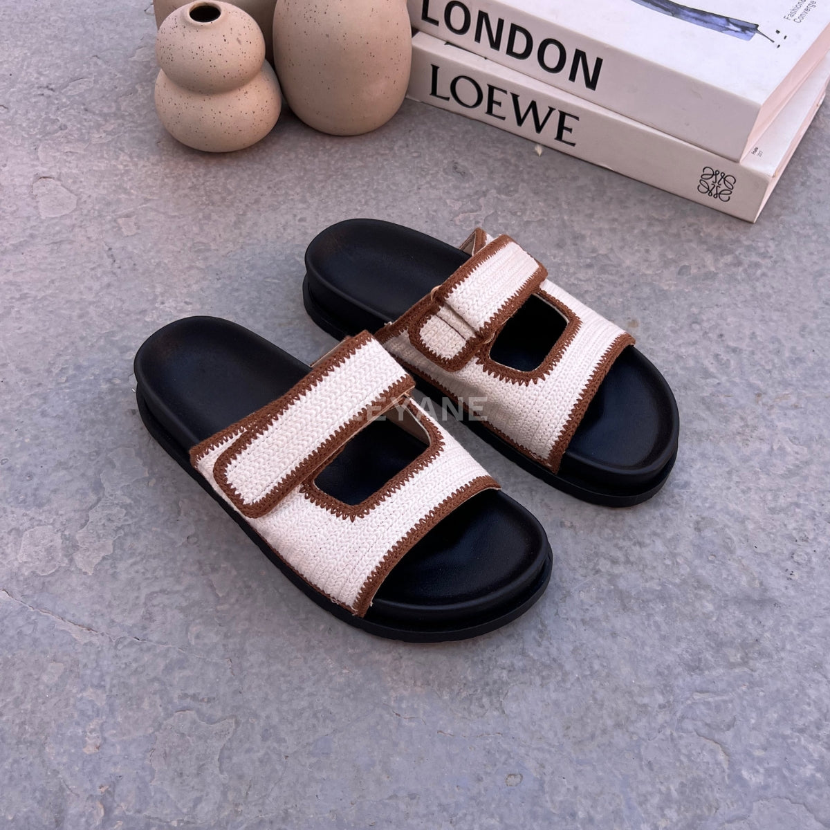 sandale plate, sandale maroc , sandale chunky, chaussures maroc, sandale femme, sandale zara, sandale été, sandals confortables, mules en daim, mules en crochets, mules maroc, mules femmes, mules tendance, sandale et mule, sabots femme
