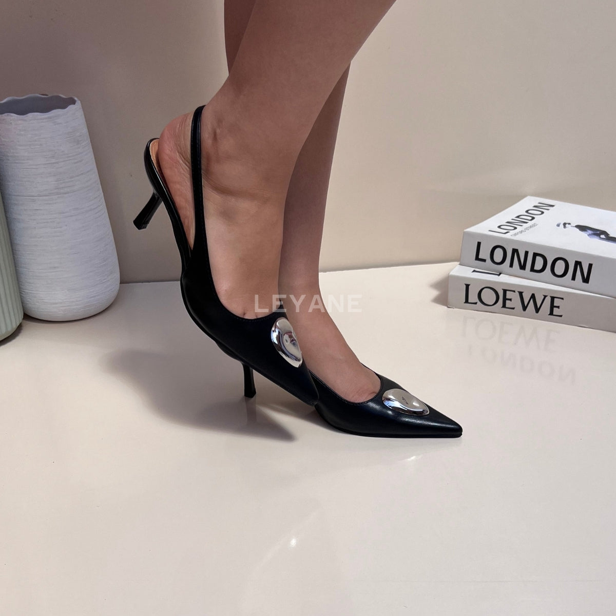 escarpin femme maroc,escarpin maroc online, escarpin femme luxe, escarpins femme demi talon,chaussures femmes, aldo; chaussures maroc, sandale talon, chaussures zara, keyza, eram, basket femme, couleur ,tendance,talon ,confortable,tendance,mi-talons,chanel,style,talon femme luxe, talon femme,talon femme maroc, slingback, slingback maroc, slingback chanel,slingback shoes, escarpins slingback, slingback jonak, slingback femme,babies femme
