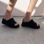 sandale compensée, sandale plateforme, sandale femme compensée, sandale été femme, sandale confortable, sandale tendance, sandale maroc, chaussures maroc femme, sandale chic été, sandale casual, sandale chunky, sandale plate femme, sandales confortables, sandale mode femme, sandale style zara, sandale bohème, sandale vacances, sandale daily wear, mules femme, mules tendance, sandale et mule femme, chaussures été femme
