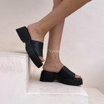 sandale compensée, sandale plateforme, sandale femme compensée, sandale été femme, sandale confortable, sandale tendance, sandale maroc, chaussures maroc femme, sandale chic été, sandale casual, sandale chunky, sandale plate femme, sandales confortables, sandale mode femme, sandale style zara, sandale bohème, sandale vacances, sandale daily wear, mules femme, mules tendance, sandale et mule femme, chaussures été femme
