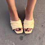 sandale plate, sandale maroc , sandale chunky, chaussures maroc, sandale femme, sandale zara, sandale été, sandals confortables, mules en daim, mules en crochets, mules maroc, mules femmes, mules tendance, sandale et mule, sabots femme
