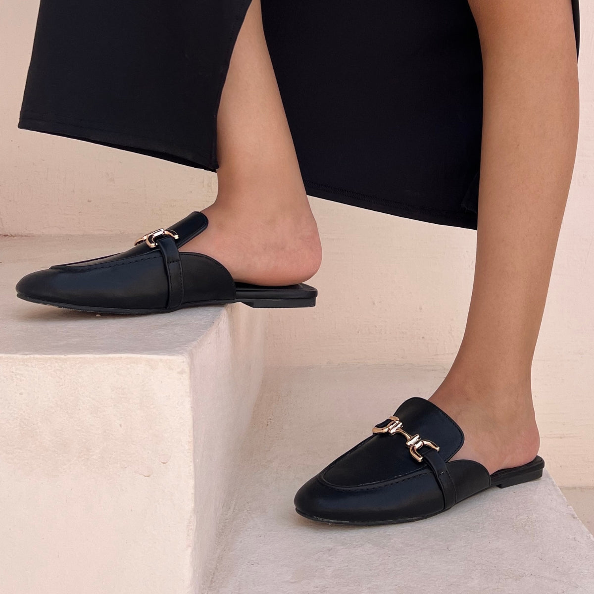 sandale plate, sandale maroc , sandale chunky, chaussures maroc, sandale femme, sandale zara, sandale été, sandals confortables, mules en daim, mules en crochets, mules maroc, mules femmes, mules tendance, sandale et mule, sabots femme
