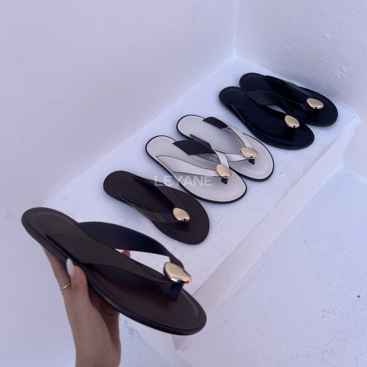 sandale plate, sandale maroc , sandale chunky, chaussures maroc, sandale femme, sandale zara, sandale été, sandals confortables, mules en daim, mules en crochets, mules maroc, mules femmes, mules tendance, sandale et mule, sabots femme
