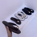 sandale plate, sandale maroc , sandale chunky, chaussures maroc, sandale femme, sandale zara, sandale été, sandals confortables, mules en daim, mules en crochets, mules maroc, mules femmes, mules tendance, sandale et mule, sabots femme
