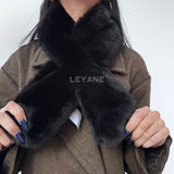 écharpes femme, écharpes élégantes, écharpes chic, écharpes tendance, écharpes modernes, écharpes intemporelles, écharpes classiques, écharpes minimalistes, écharpes raffinées, écharpes douces, écharpes confortables, écharpes chaudes, écharpes légères, écharpes en laine, écharpes en cachemire, écharpes en maille, écharpes en tissu doux, écharpes imprimées, écharpes unies, écharpes à motifs, écharpes léopard, écharpes à carreaux, écharpes fleuries, écharpes colorées, écharpes neutres, écharpes beige, écharpe