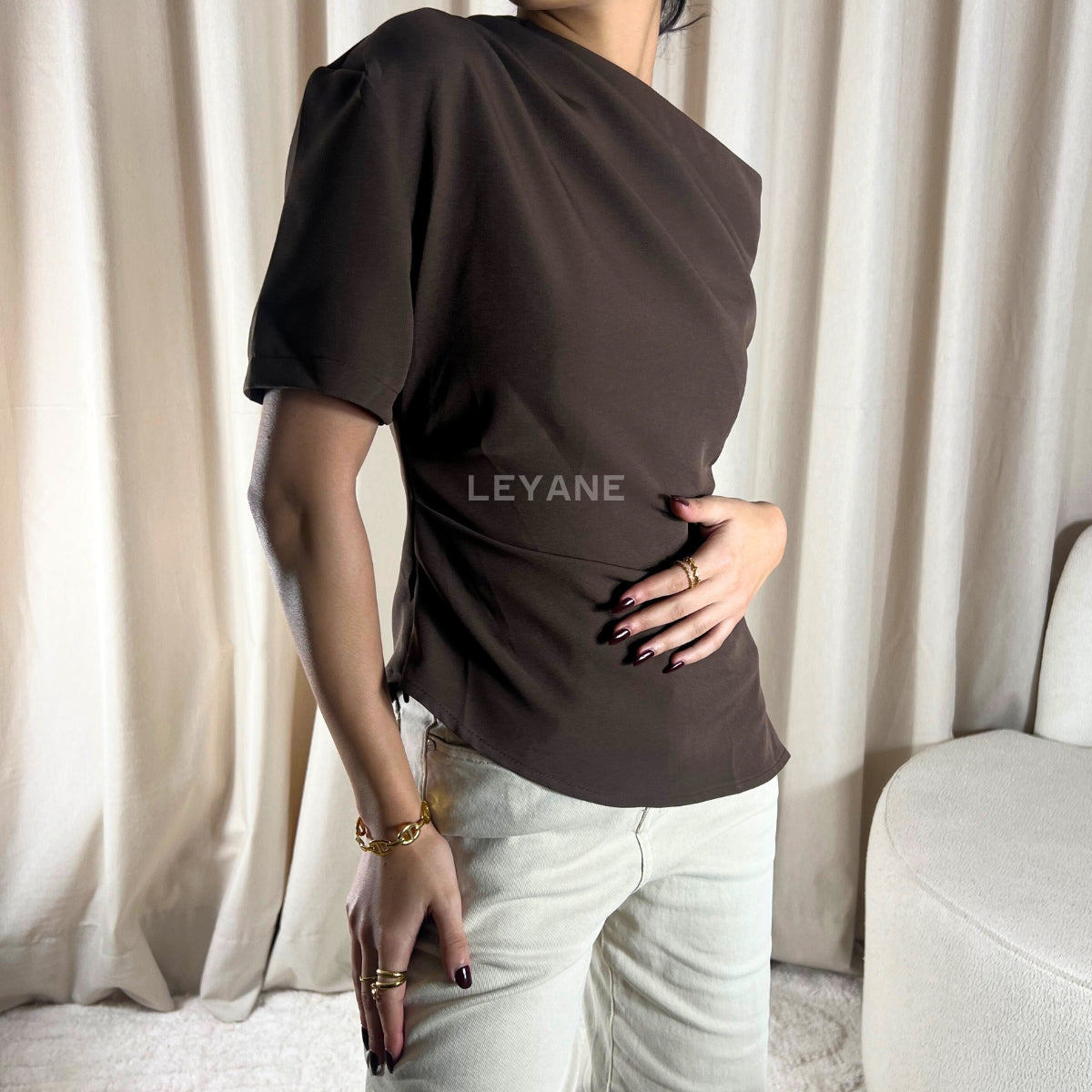 :top femme, top soirée, top à sequins, top dos nu, top événement, top habillé, top chic, top élégant, top tendance, top en ligne, top noir, top marron, top brillant, top glamour, top court, top long, top ajusté, top moderne, top fashion, top party, top femme maroc, top maroc, top leyane, top leyane maroc, top marrakech, top casablanca, top rabat, top fes, top tanger, top agadir, outfit femme, outfit soirée, outfit chic, outfit for a date, ootd
