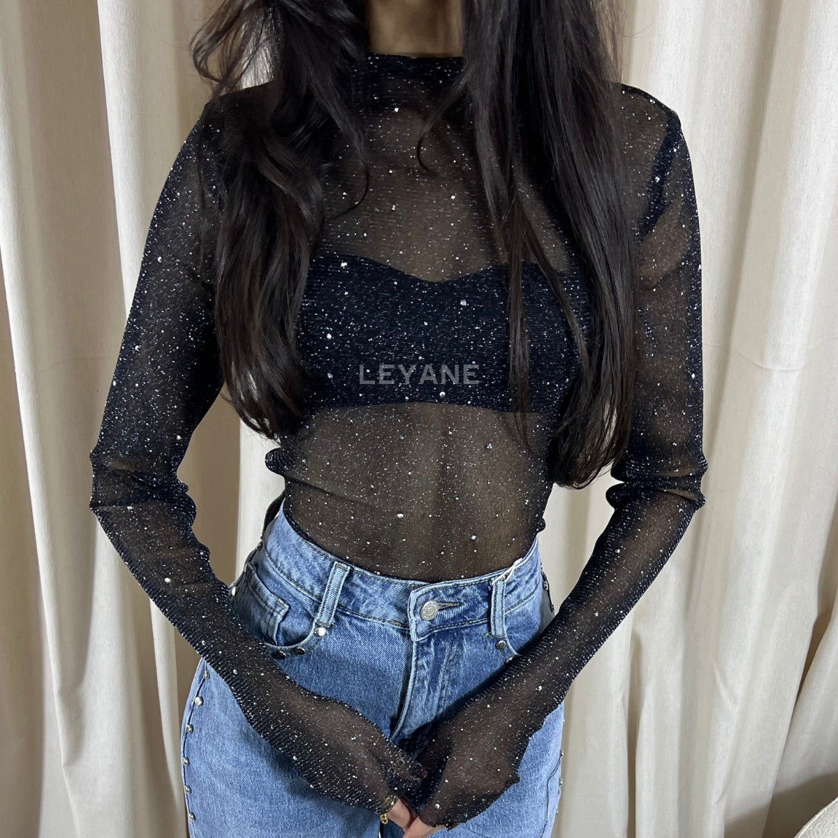 top femme, top soirée, top à sequins, top dos nu, top événement, top habillé, top chic, top élégant, top tendance, top en ligne, top noir, top marron, top brillant, top glamour, top court, top long, top ajusté, top moderne, top fashion, top party, top femme maroc, top maroc, top leyane, top leyane maroc, top marrakech, top casablanca, top rabat, top fes, top tanger, top agadir, outfit femme, outfit soirée, outfit chic, outfit for a date, ootd
