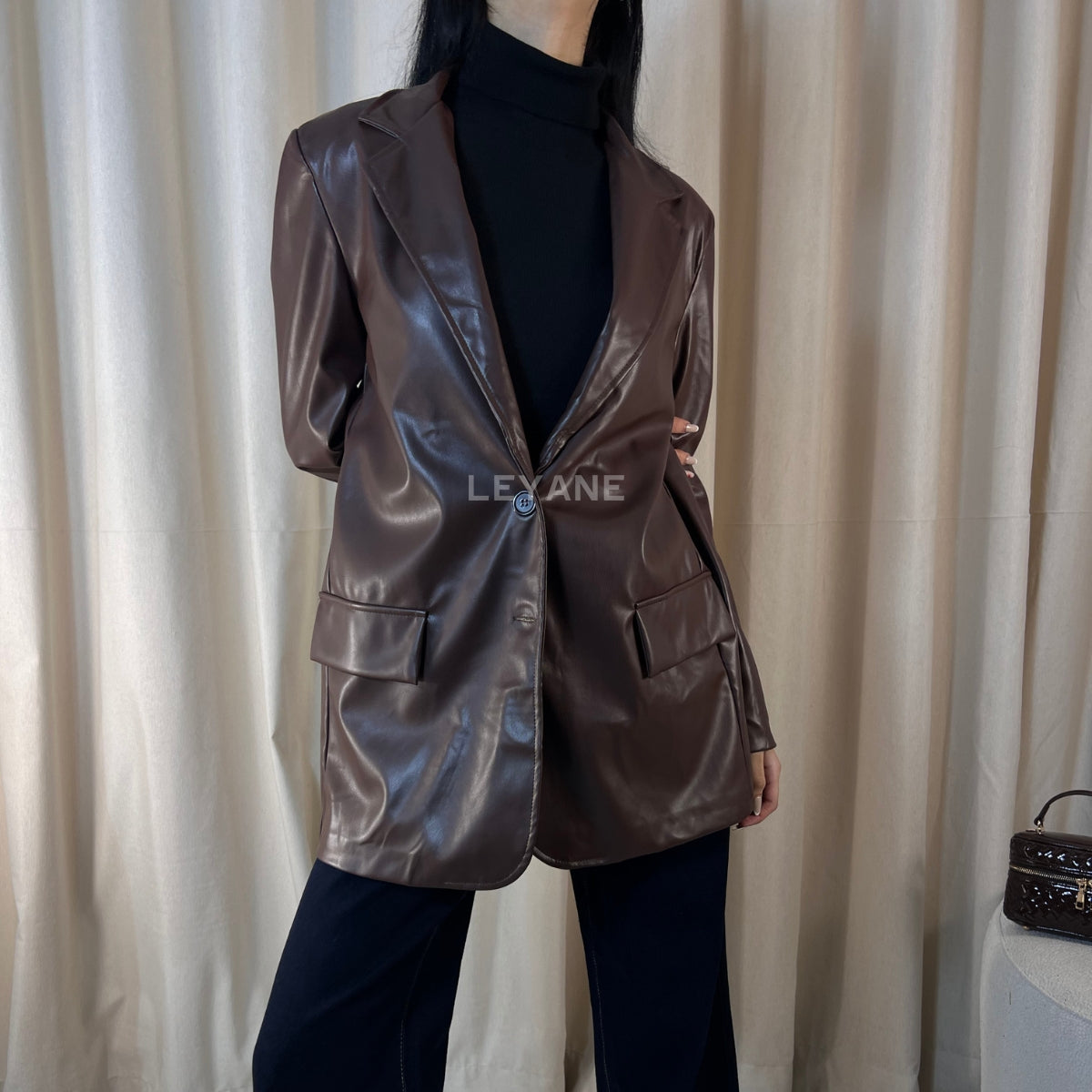 Veste femme, veste femme maroc, veste oversize, veste en ligne pour femme, veste zara, blouson, blouson femme, veste effet daim, bomber femme, veste pour femme maroc, veste bershka femme, veste stradivarus, veste zara femme, veste maroc en ligne, veste en cuir, veste aviateur
