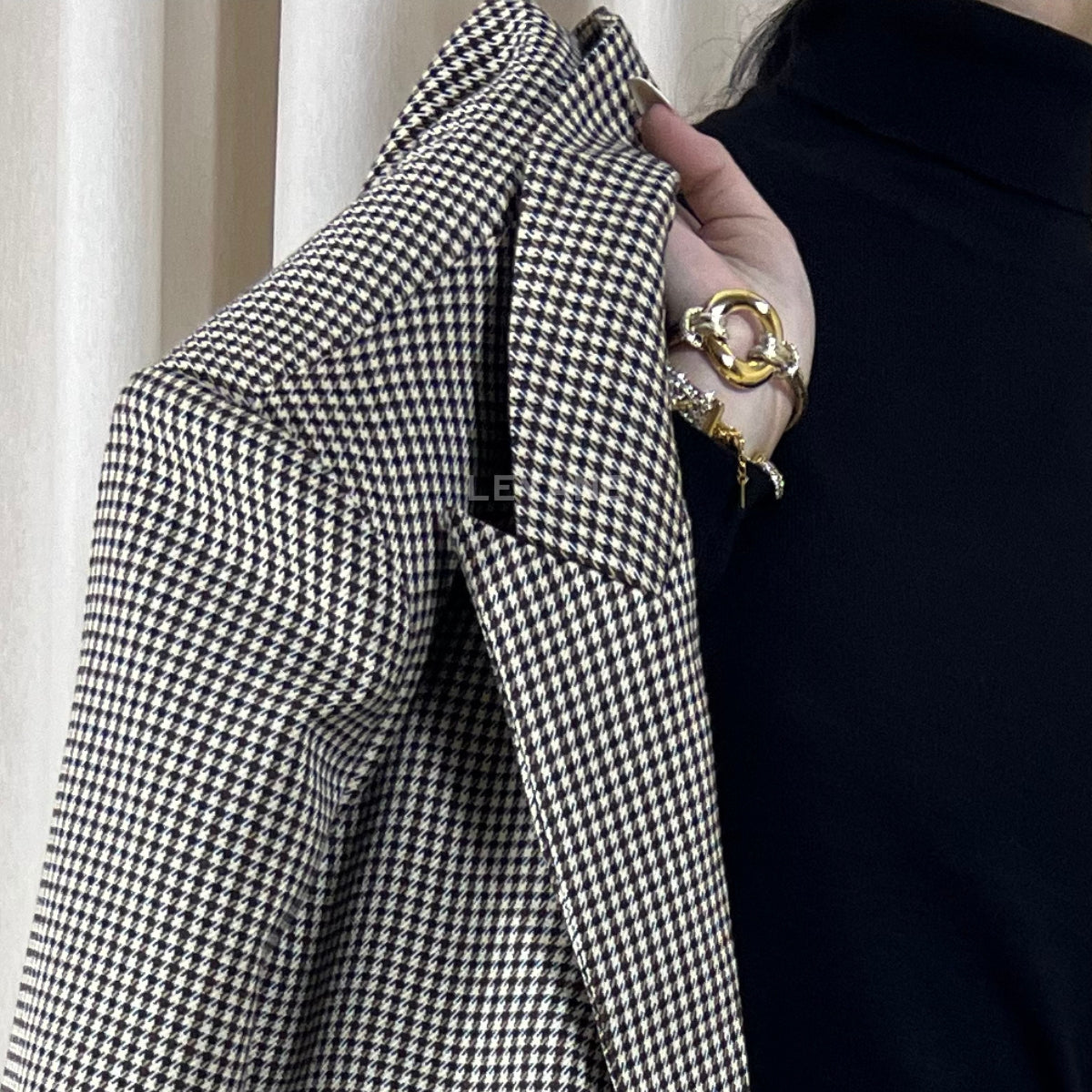 Veste femme, veste femme maroc, veste oversize, veste en ligne pour femme, veste zara, blouson, blouson femme, veste effet daim, bomber femme, veste pour femme maroc, veste bershka femme, veste stradivarus, veste zara femme, veste maroc en ligne, veste en cuir, veste aviateur
