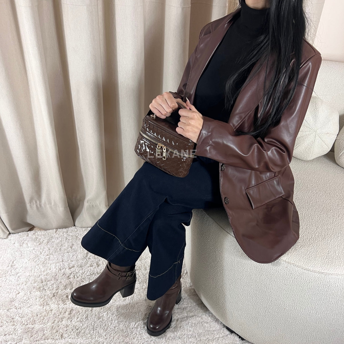 Veste femme, veste femme maroc, veste oversize, veste en ligne pour femme, veste zara, blouson, blouson femme, veste effet daim, bomber femme, veste pour femme maroc, veste bershka femme, veste stradivarus, veste zara femme, veste maroc en ligne, veste en cuir, veste aviateur
