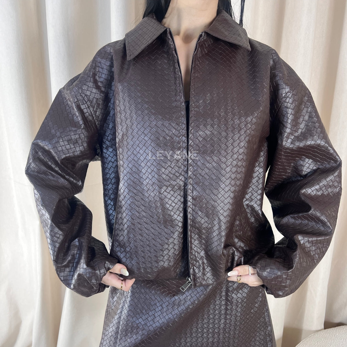 Veste femme, veste femme maroc, veste oversize, veste en ligne pour femme, veste zara, blouson, blouson femme, veste effet daim, bomber femme, veste pour femme maroc, veste bershka femme, veste stradivarus, veste zara femme, veste maroc en ligne, veste en cuir, veste aviateur
