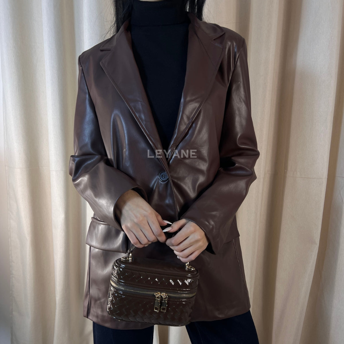 Veste femme, veste femme maroc, veste oversize, veste en ligne pour femme, veste zara, blouson, blouson femme, veste effet daim, bomber femme, veste pour femme maroc, veste bershka femme, veste stradivarus, veste zara femme, veste maroc en ligne, veste en cuir, veste aviateur
