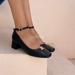 mocassin femme luxe, mocassins maroc, mocassins femme cuir , mocassin lora piana, mocassins casablanca, mocassin pour femme tendance,derbies femme, derbies femme maroc, derbies femme tamaris, derbies femme jonak,ballerine femme , ballerine femme confortable, ballerine tendance, ballerine chanel
