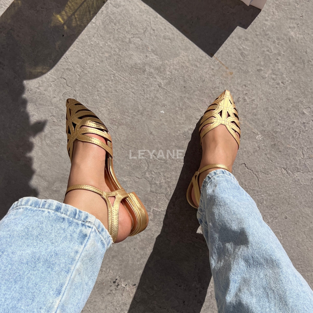 mocassin femme luxe, mocassins maroc, mocassins femme cuir , mocassin lora piana, mocassins casablanca, mocassin pour femme tendance,derbies femme, derbies femme maroc, derbies femme tamaris, derbies femme jonak,ballerine femme , ballerine femme confortable, ballerine tendance, ballerine chanel,
