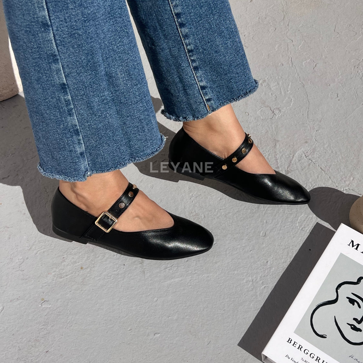 mocassin femme luxe, mocassins maroc, mocassins femme cuir , mocassin lora piana, mocassins casablanca, mocassin pour femme tendance,derbies femme, derbies femme maroc, derbies femme tamaris, derbies femme jonak,ballerine femme , ballerine femme confortable, ballerine tendance, ballerine chanel,
