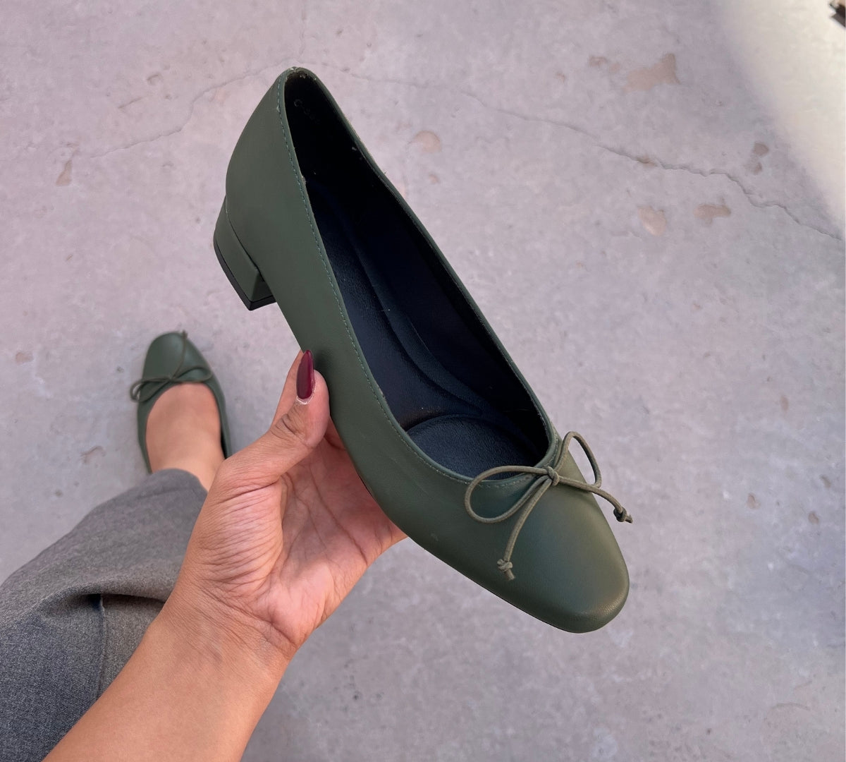 mocassin femme luxe, mocassins maroc, mocassins femme cuir , mocassin lora piana, mocassins casablanca, mocassin pour femme tendance,derbies femme, derbies femme maroc, derbies femme tamaris, derbies femme jonak,ballerine femme , ballerine femme confortable, ballerine tendance, ballerine chanel,
