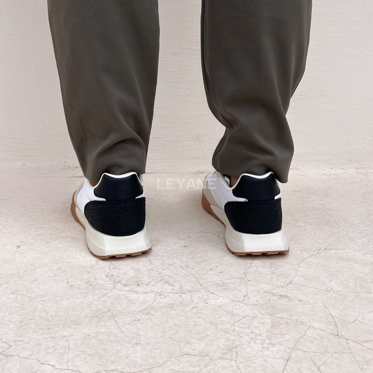 Baskets homme luxe, baskets homme Maroc, baskets homme tendance, baskets homme Casablanca, baskets homme cuir, sneakers homme élégantes, sneakers homme confortables, baskets casual homme, baskets sport chic homme, baskets blanches homme, baskets mode homme, sneakers Nike homme, sneakers Adidas homme, baskets New Balance homme, sneakers Balenciaga homme, baskets Alexander McQueen homme, baskets homme premium, sneakers homme streetwear, baskets homme modernes, baskets légères homme, chaussures sport homme ten