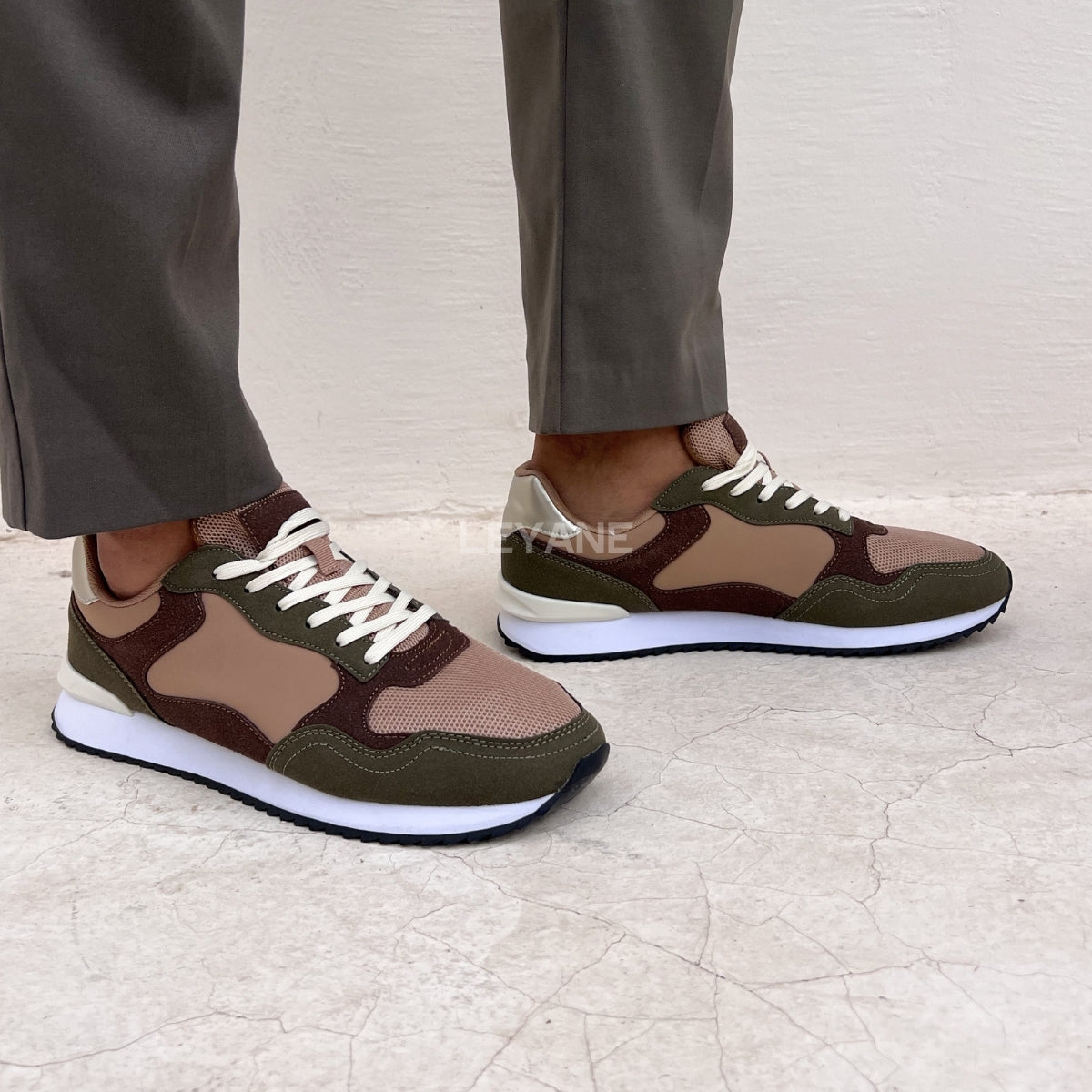 Baskets homme luxe, baskets homme Maroc, baskets homme tendance, baskets homme Casablanca, baskets homme cuir, sneakers homme élégantes, sneakers homme confortables, baskets casual homme, baskets sport chic homme, baskets blanches homme, baskets mode homme, sneakers Nike homme, sneakers Adidas homme, baskets New Balance homme, sneakers Balenciaga homme, baskets Alexander McQueen homme, baskets homme premium, sneakers homme streetwear, baskets homme modernes, baskets légères homme, chaussures sport homme ten