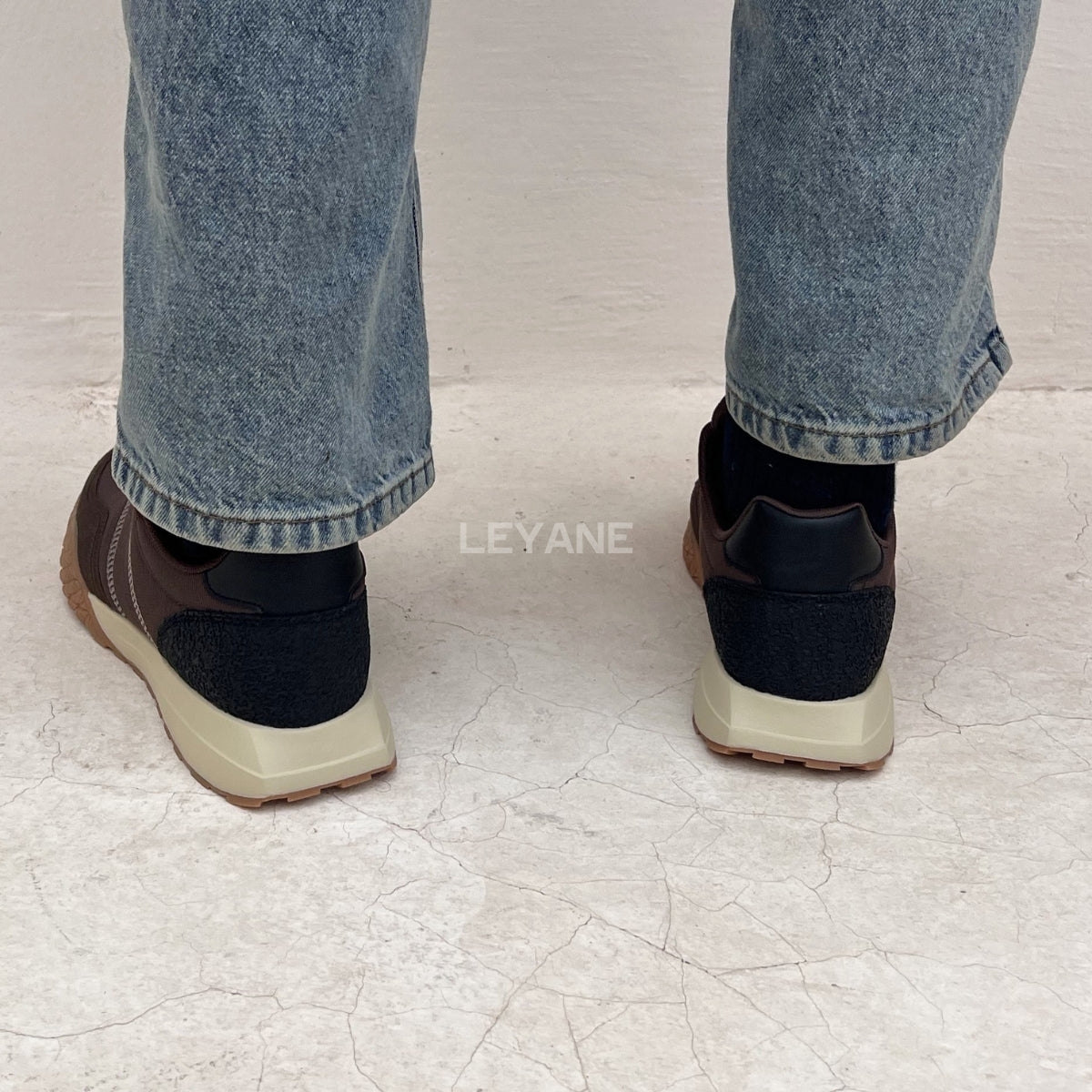 Baskets homme luxe, baskets homme Maroc, baskets homme tendance, baskets homme Casablanca, baskets homme cuir, sneakers homme élégantes, sneakers homme confortables, baskets casual homme, baskets sport chic homme, baskets blanches homme, baskets mode homme, sneakers Nike homme, sneakers Adidas homme, baskets New Balance homme, sneakers Balenciaga homme, baskets Alexander McQueen homme, baskets homme premium, sneakers homme streetwear, baskets homme modernes, baskets légères homme, chaussures sport homme ten