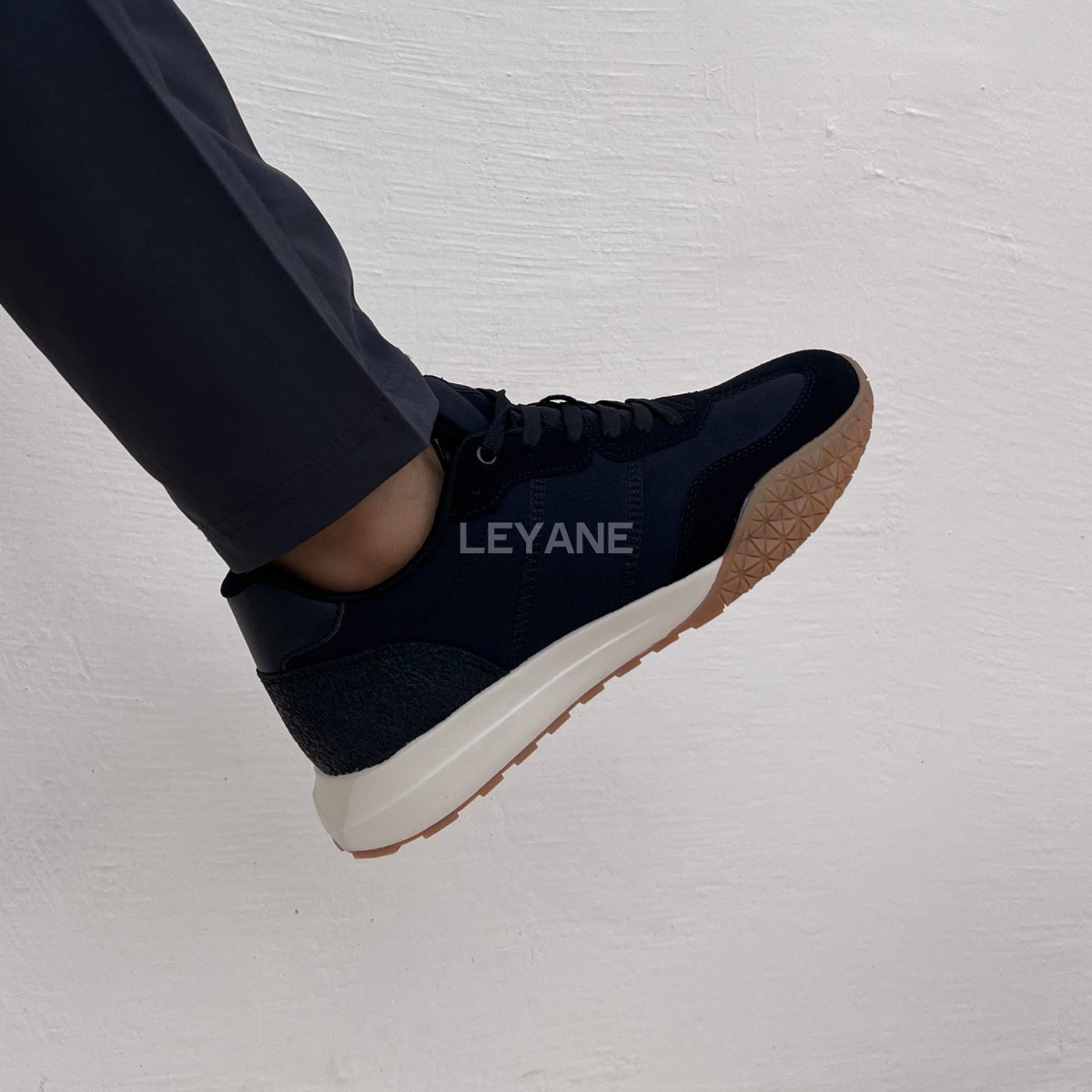 Baskets homme luxe, baskets homme Maroc, baskets homme tendance, baskets homme Casablanca, baskets homme cuir, sneakers homme élégantes, sneakers homme confortables, baskets casual homme, baskets sport chic homme, baskets blanches homme, baskets mode homme, sneakers Nike homme, sneakers Adidas homme, baskets New Balance homme, sneakers Balenciaga homme, baskets Alexander McQueen homme, baskets homme premium, sneakers homme streetwear, baskets homme modernes, baskets légères homme, chaussures sport homme ten