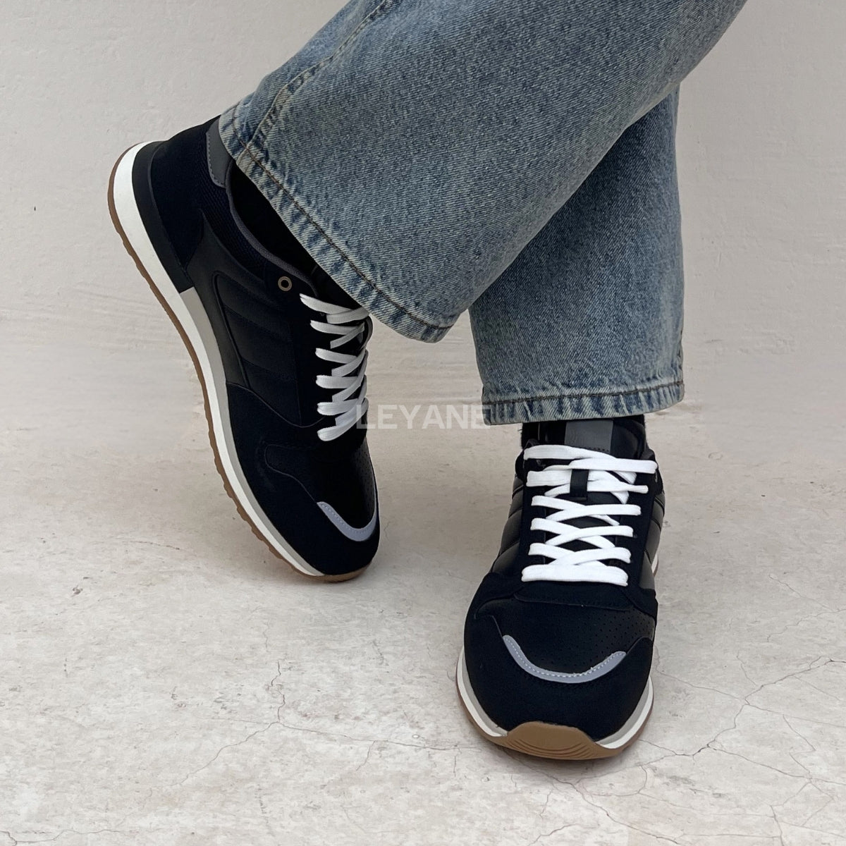 Baskets homme luxe, baskets homme Maroc, baskets homme tendance, baskets homme Casablanca, baskets homme cuir, sneakers homme élégantes, sneakers homme confortables, baskets casual homme, baskets sport chic homme, baskets blanches homme, baskets mode homme, sneakers Nike homme, sneakers Adidas homme, baskets New Balance homme, sneakers Balenciaga homme, baskets Alexander McQueen homme, baskets homme premium, sneakers homme streetwear, baskets homme modernes, baskets légères homme, chaussures sport homme ten