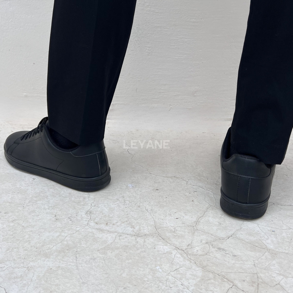 Baskets homme luxe, baskets homme Maroc, baskets homme tendance, baskets homme Casablanca, baskets homme cuir, sneakers homme élégantes, sneakers homme confortables, baskets casual homme, baskets sport chic homme, baskets blanches homme, baskets mode homme, sneakers Nike homme, sneakers Adidas homme, baskets New Balance homme, sneakers Balenciaga homme, baskets Alexander McQueen homme, baskets homme premium, sneakers homme streetwear, baskets homme modernes, baskets légères homme, chaussures sport homme ten