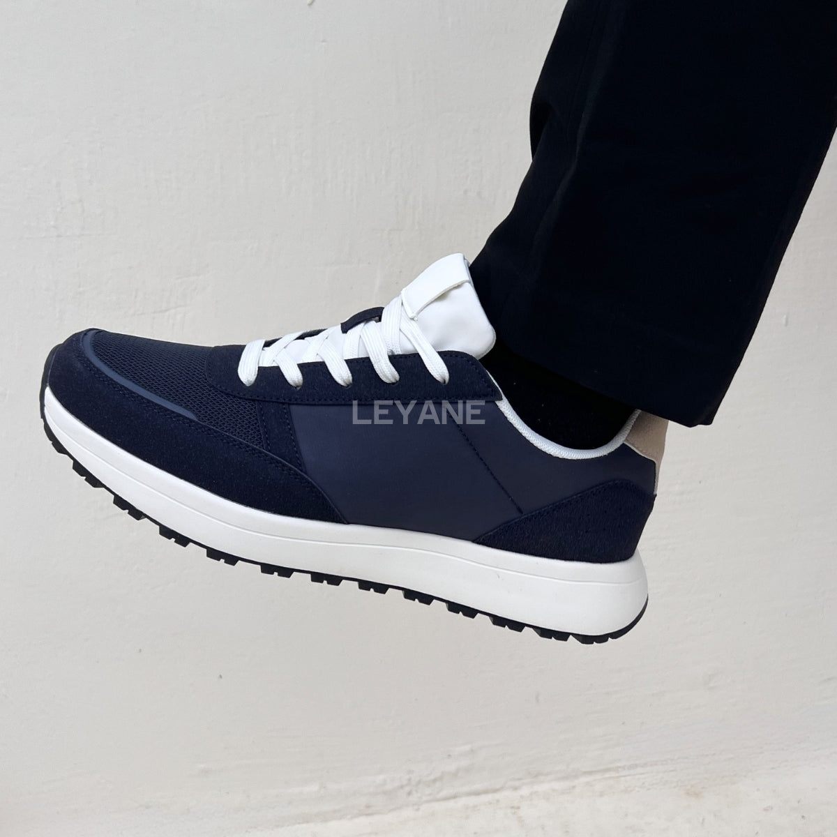 Baskets homme luxe, baskets homme Maroc, baskets homme tendance, baskets homme Casablanca, baskets homme cuir, sneakers homme élégantes, sneakers homme confortables, baskets casual homme, baskets sport chic homme, baskets blanches homme, baskets mode homme, sneakers Nike homme, sneakers Adidas homme, baskets New Balance homme, sneakers Balenciaga homme, baskets Alexander McQueen homme, baskets homme premium, sneakers homme streetwear, baskets homme modernes, baskets légères homme, chaussures sport homme ten