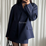 blazer femme, blazer oversize, blazer rayé, blazer bleu femme, veste élégante femme, blazer chic, blazer style coréen, veste femme tendance, blazer casual chic, blazer moderne femme, tenue élégante femme, veste rayure femme, blazer fashion femme, blazer classe femme, blazer bureau femme