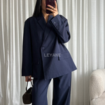 blazer femme, blazer oversize, blazer rayé, blazer bleu femme, veste élégante femme, blazer chic, blazer style coréen, veste femme tendance, blazer casual chic, blazer moderne femme, tenue élégante femme, veste rayure femme, blazer fashion femme, blazer classe femme, blazer bureau femme