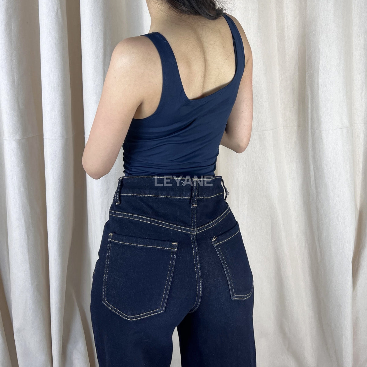 top femme, top soirée, top à sequins, top dos nu, top événement, top habillé, top chic, top élégant, top tendance, top en ligne, top noir, top marron, top brillant, top glamour, top court, top long, top ajusté, top moderne, top fashion, top party, top femme maroc, top maroc, top leyane, top leyane maroc, top marrakech, top casablanca, top rabat, top fes, top tanger, top agadir, outfit femme, outfit soirée, outfit chic, outfit for a date, ootd
