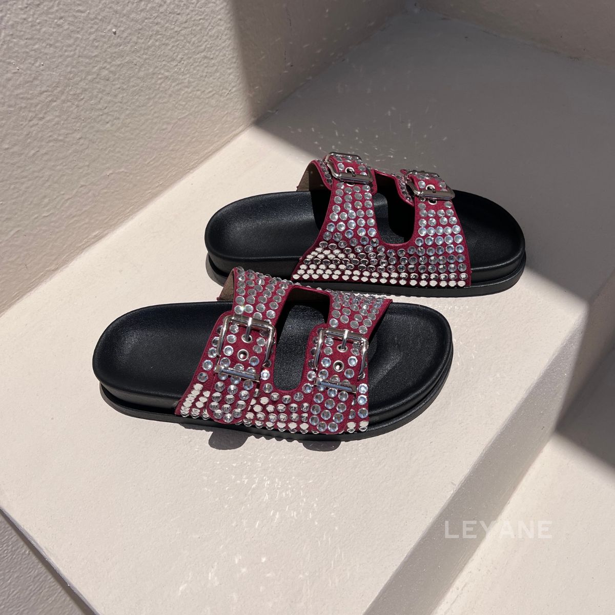 sandale plate, sandale maroc , sandale chunky, chaussures maroc, sandale femme, sandale zara, sandale été, sandals confortables, mules en daim, mules en crochets, mules maroc, mules femmes, mules tendance, sandale et mule, sabots femme
