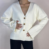 cardigan femme, cardigan élégant, cardigan chic, cardigan soirée, cardigan habillé, cardigan tendance, cardigan mode, cardigan en ligne, cardigan manches longues, cardigan manches courtes, cardigan maille, cardigan en laine, cardigan doux, cardigan oversize, cardigan ajusté, cardigan coupe droite, cardigan col V, cardigan boutonné, cardigan à boutons, cardigan basique, cardigan minimaliste, cardigan moderne, cardigan bureau, cardigan casual chic, cardigan de soirée, cardigan pour événement, cardigan pour tr